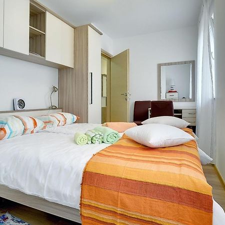 Apartments Elviana Pula Bagian luar foto