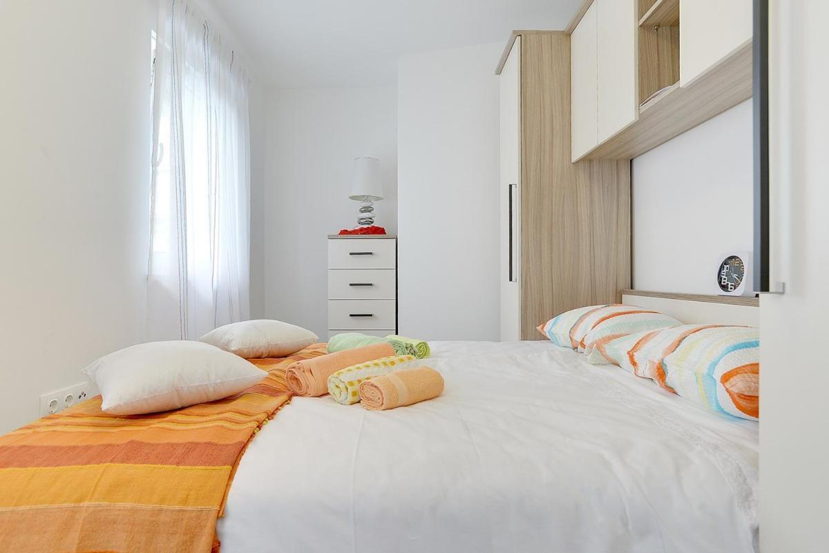Apartments Elviana Pula Bagian luar foto