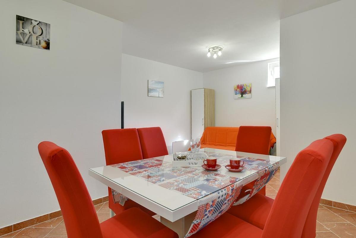 Apartments Elviana Pula Bagian luar foto