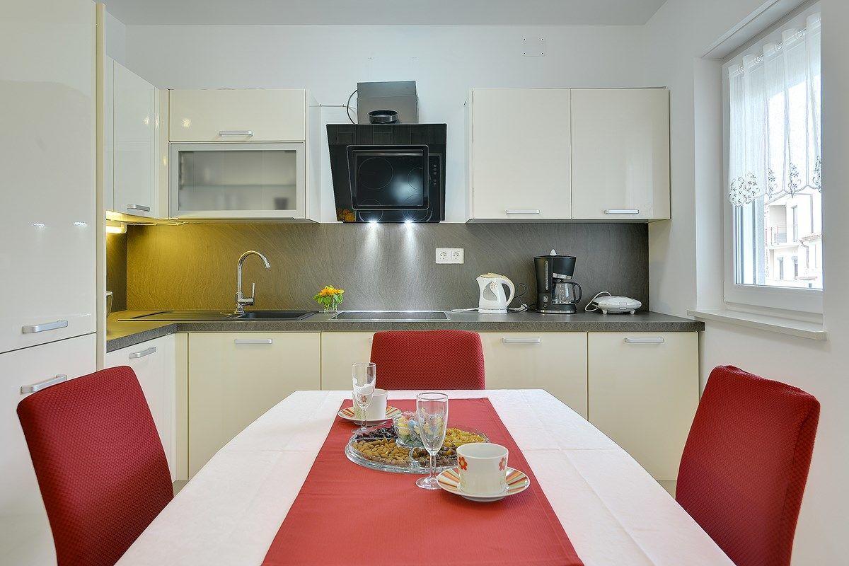 Apartments Elviana Pula Bagian luar foto